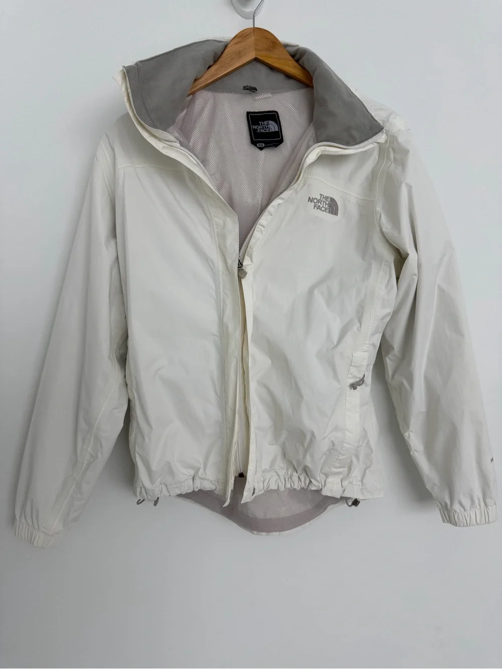 The North Face Resolve Women HyVent White Lightweight Rain Jacket medium gorpcor